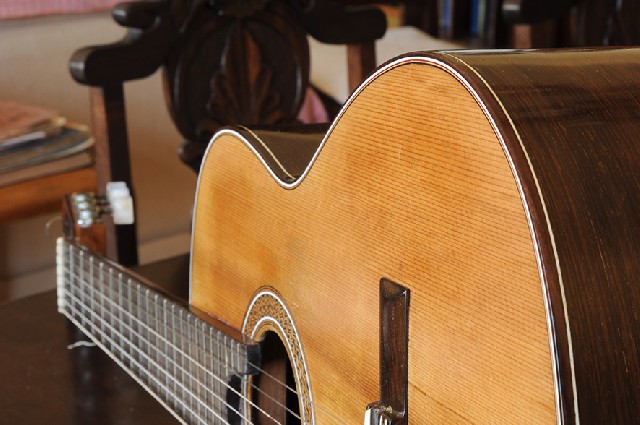 Foto 1 - Conserto de violão cavaquinho e outros